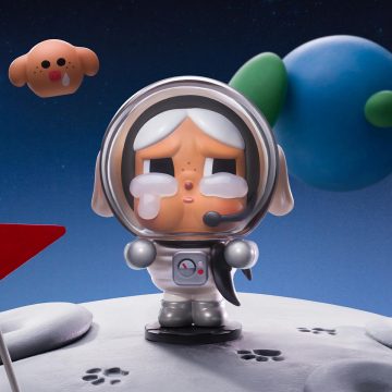 CRYING TO THE MOON (BLUE)
