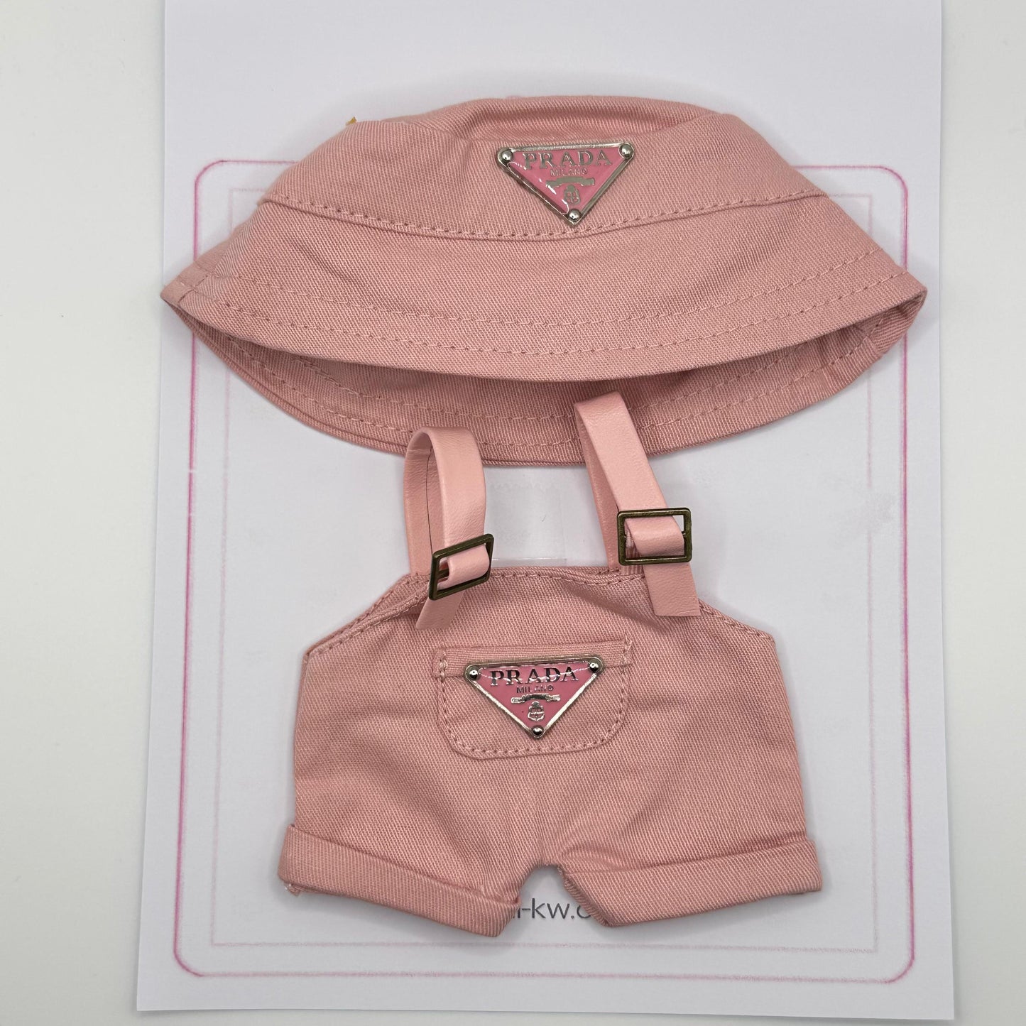 Jumpers & Bucket Hats